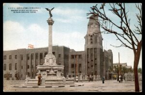 לוט 70 – גלויה צבעונית "אנדרטת מלחמת העולם הגדולה, קונצסיה איטלקית, טיינצין" | Lot 70 – Colorized Postcard "Monument of Great War, Italian Concession, Tientsin" China