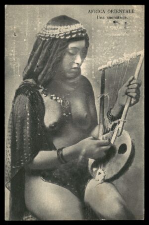 Lot 33 – Antique Postcard: Africa Orientale "Una Suonatrice" Italian East Africa | גלויה עתיקה: אפריקה המזרחית האיטלקית "נגנית"